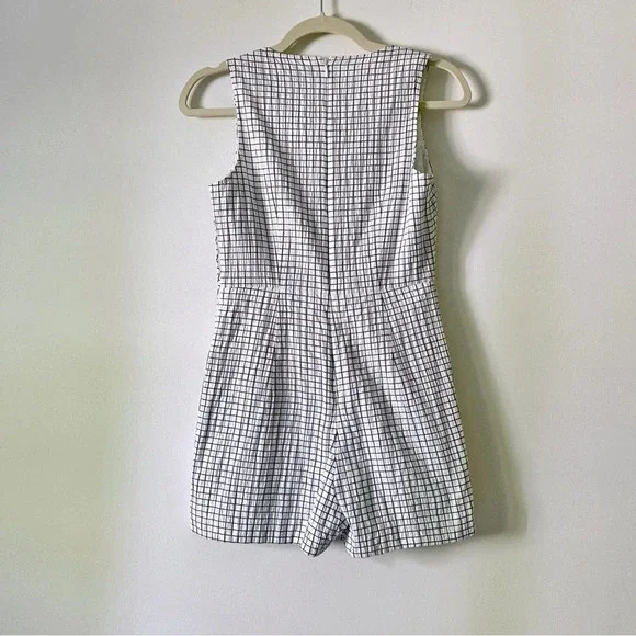 Club Monaco Cadhell White and Navy Checkered Romper Size 4 - Picture 4 of 8